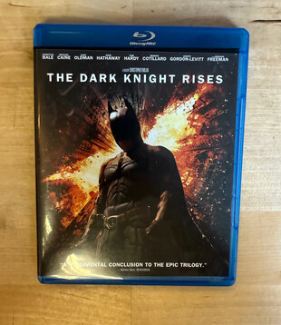 Batman - The Dark Knight Rises - Blu-Ray / DVD (USED)