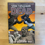 Walking Dead - Volume 27: The Whisperer War - Paperback (USED)