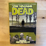 Walking Dead - Volume 32: Rest In Peace - Paperback (USED)