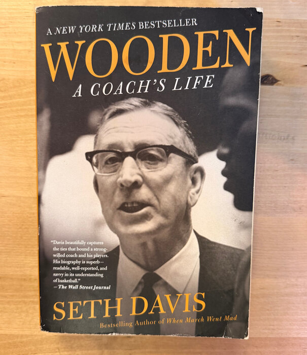 Seth Davis - Wooden: A Coach’s Life - Paperback (USED)