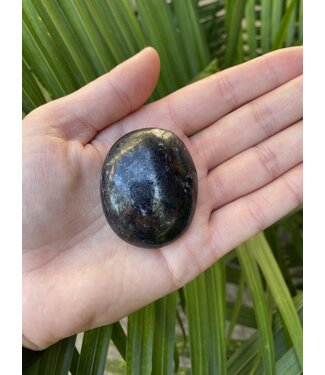 Kammererite Palm Stone, Size X-Small [50-74gr]