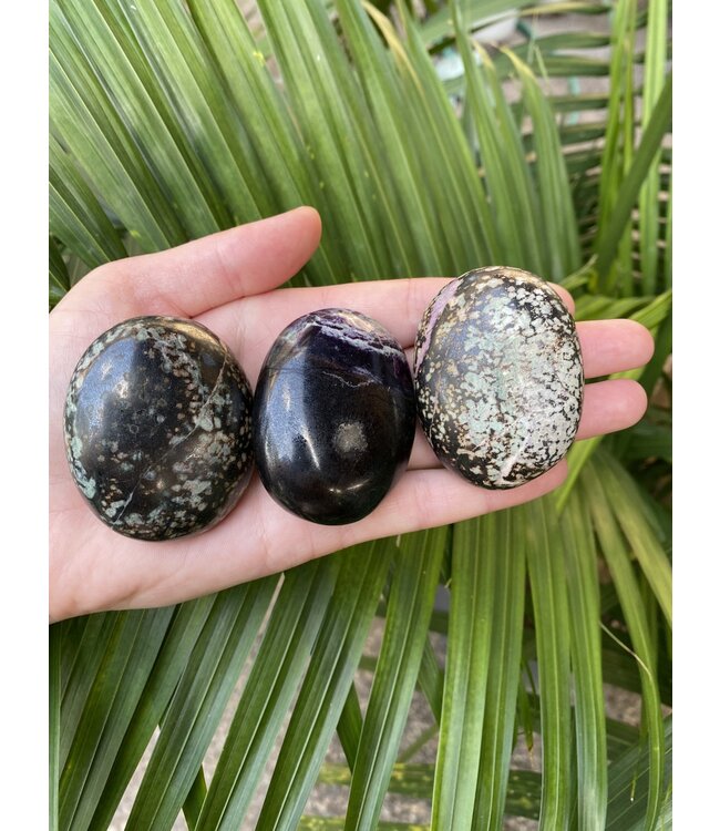 Kammererite Palm Stone, Size Medium [100-124gr]