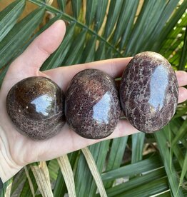 Garnet Palm Stone, Size X-Large [150-174gr]