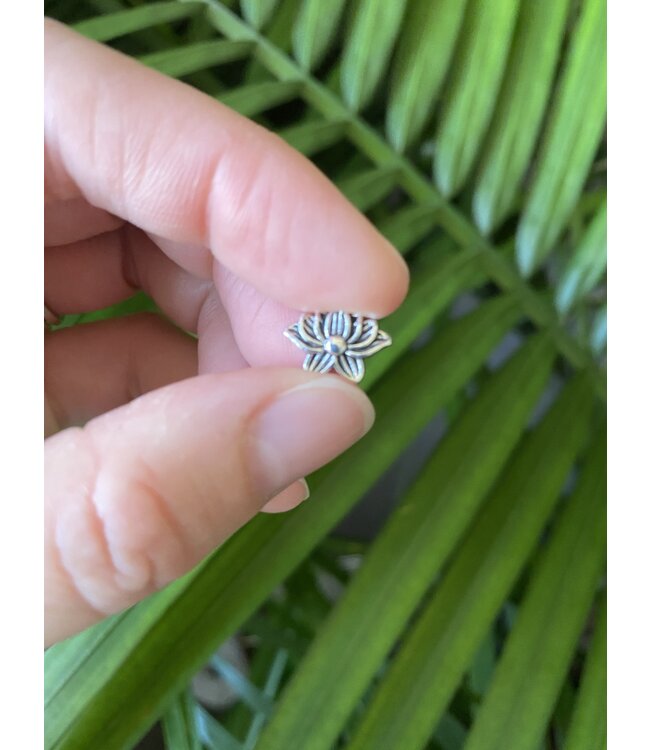 Lotus Spacer Antique Silver 12.5mm x 9mm x 4mm 5 Pack