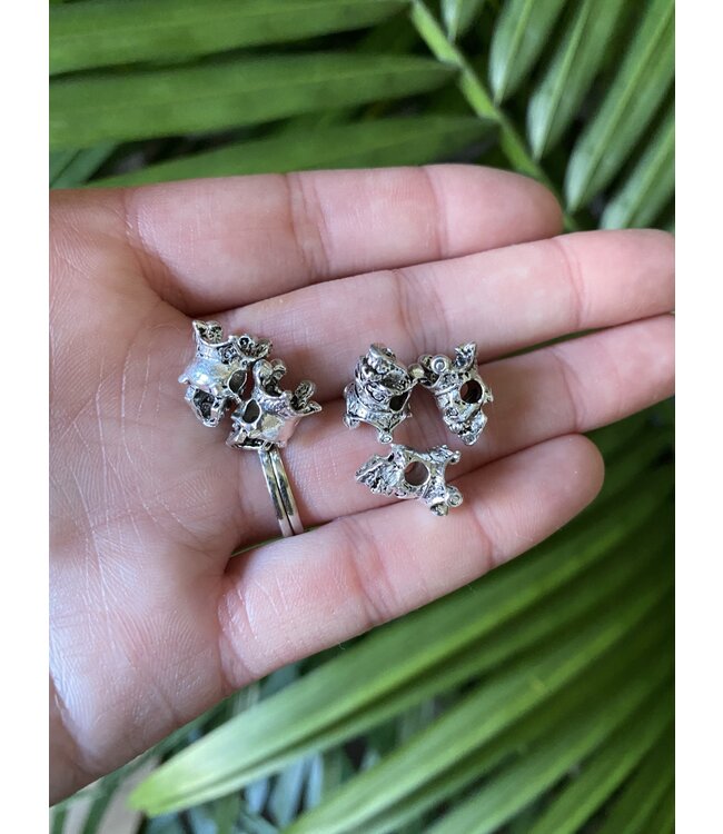 Skull Spacer, Skull with Crown - 6 Colours - 13mm x 10.5mm x 9.5mm 5 Pack