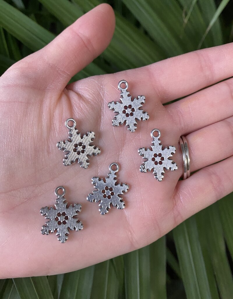 Snowflake Charm #7 Antique Silver 22mm x 18mm 5 Pack *disc.*