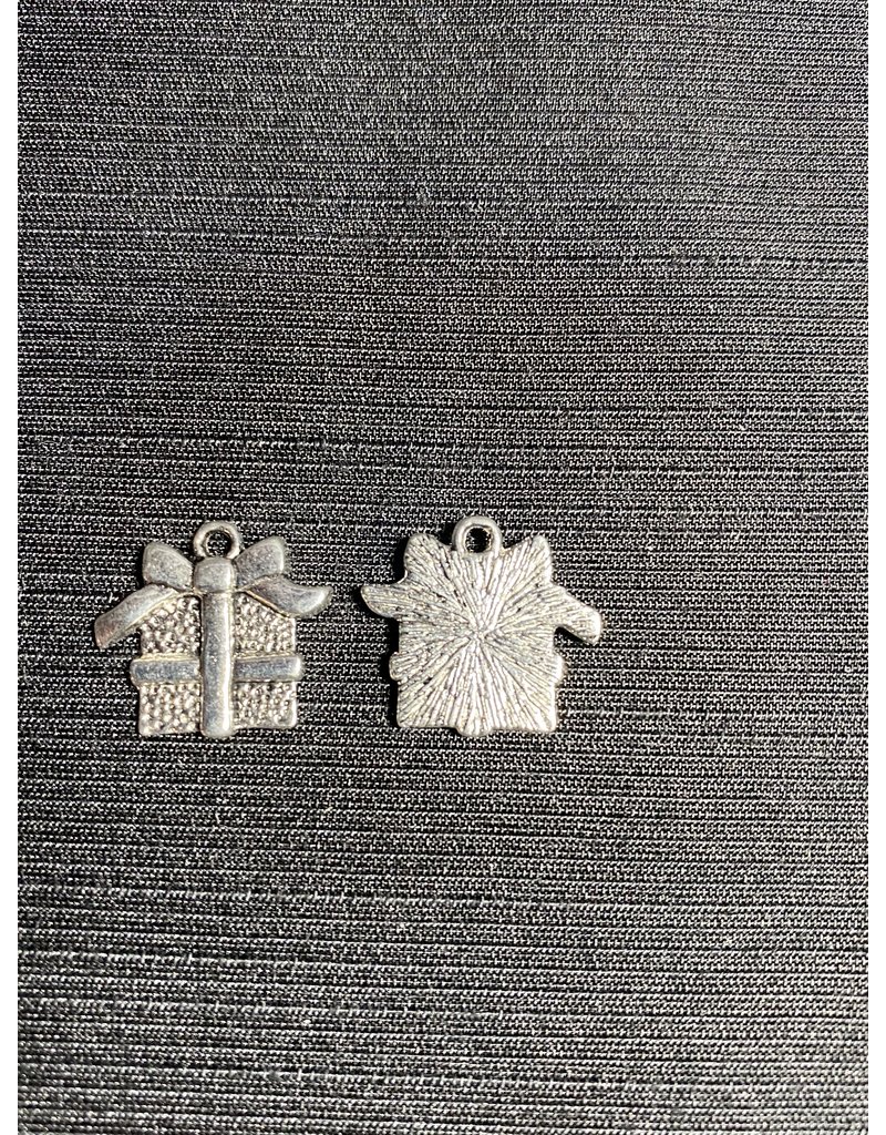 Christmas Gift Box Charm #1 Antique Silver 15mm x 16mm 5 Pack