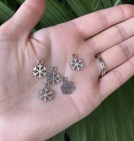 Snowflake Charm #1 Antique Silver 15mm x 12mm 5 Pack *disc.*