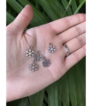 Snowflake Charm #1 Antique Silver 15mm x 12mm 5 Pack *disc.*