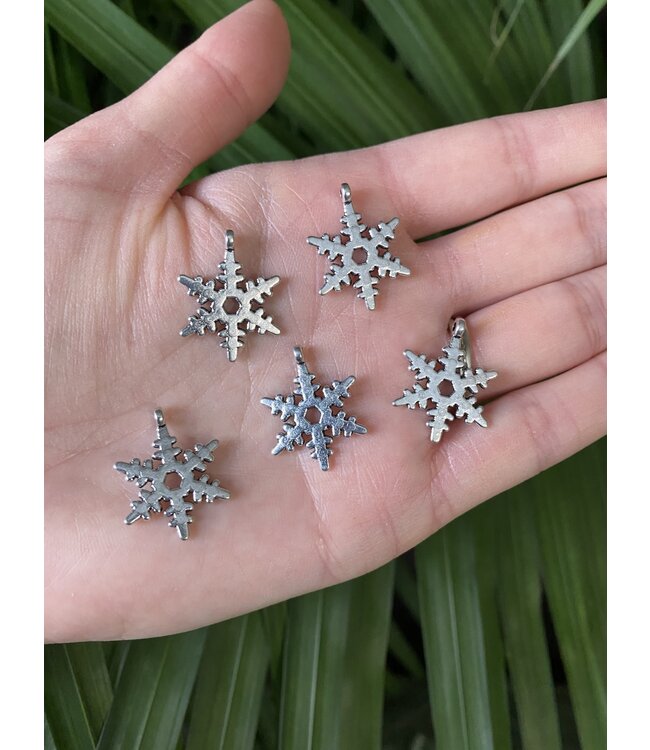 Snowflake Charm #6 Antique Silver 22mm x 19mm 5 Pack *disc.*
