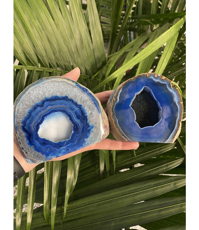 Blue Agate Geode Cut Base Size 8 [700-799gr]