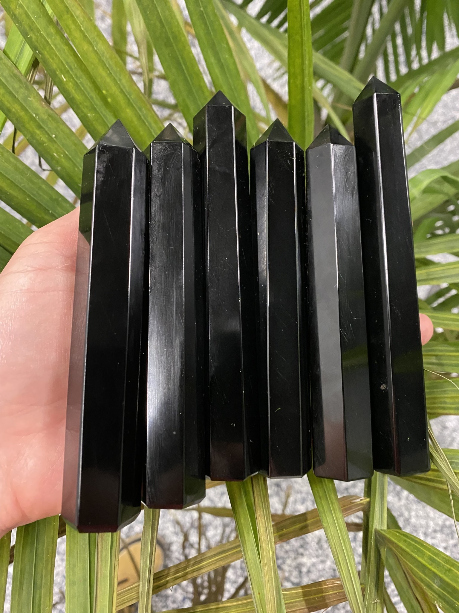 Black Obsidian Point, Size Large [75-99gr] The Raw Rock Shop