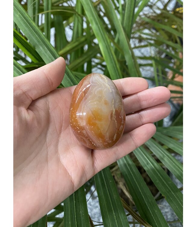 Carnelian Palm Stone, Size Medium [100-124gr]