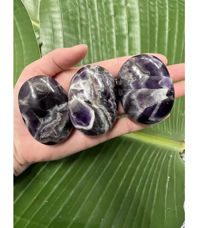 Chevron/Dreamy Amethyst Palm Stone, Size Medium [100-124gr]