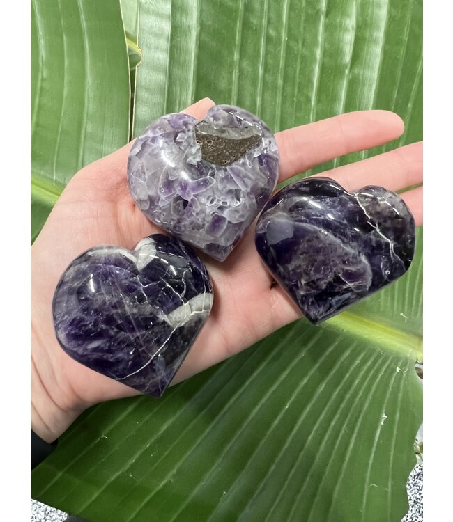 Chevron/Dream Amethyst Heart, Size Medium [100-124gr]