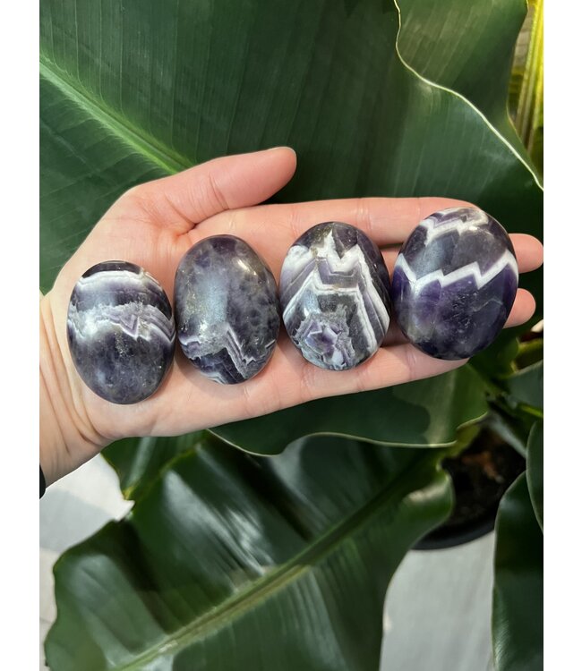 Chevron/Dreamy Amethyst Palm Stone, Size X-Small [50-74gr]