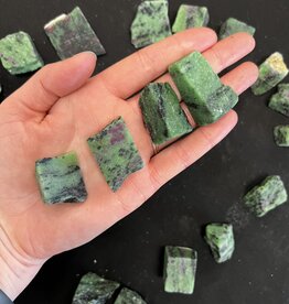 Rough Ruby Zoisite Size Small 500gr Bulk Pack