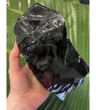 Rough Black Obsidian Size 16 [1500-1599gr]