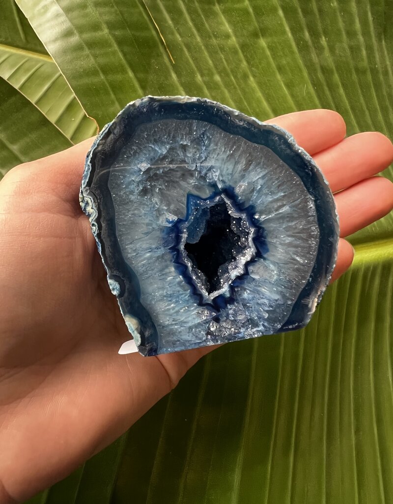 Blue Agate Geode Cut Base Size 3 [200-299gr]