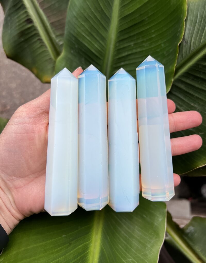 Opalite Point, Size Large [75-99gr]