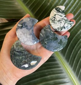 Moss Agate Moon, Size X-Small [50-74gr]