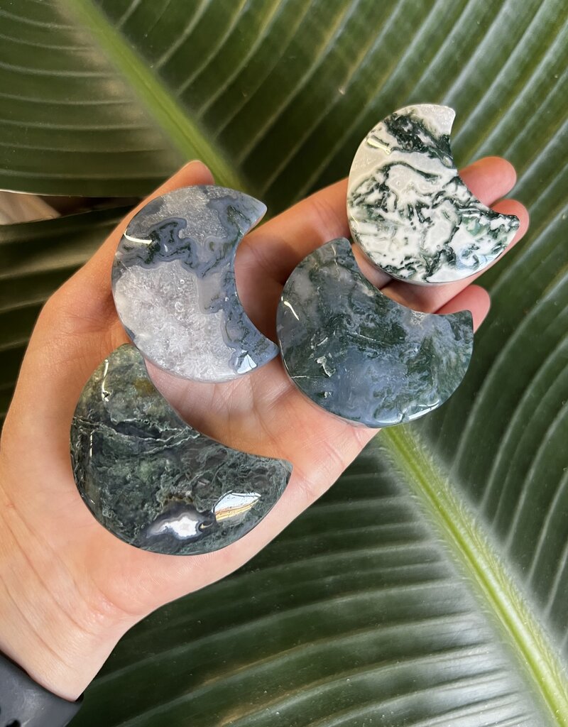 Moss Agate Moon, Size X-Small [50-74gr]