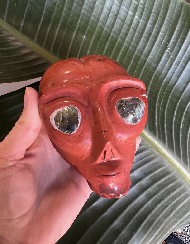 Large Red Jasper Alien Skull #1, 1118gr *disc.*