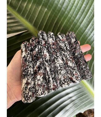 Garnet in Matrix Point, Size Large [75-99gr]