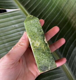 Tremolite Point, Size Giant [200-224gr]