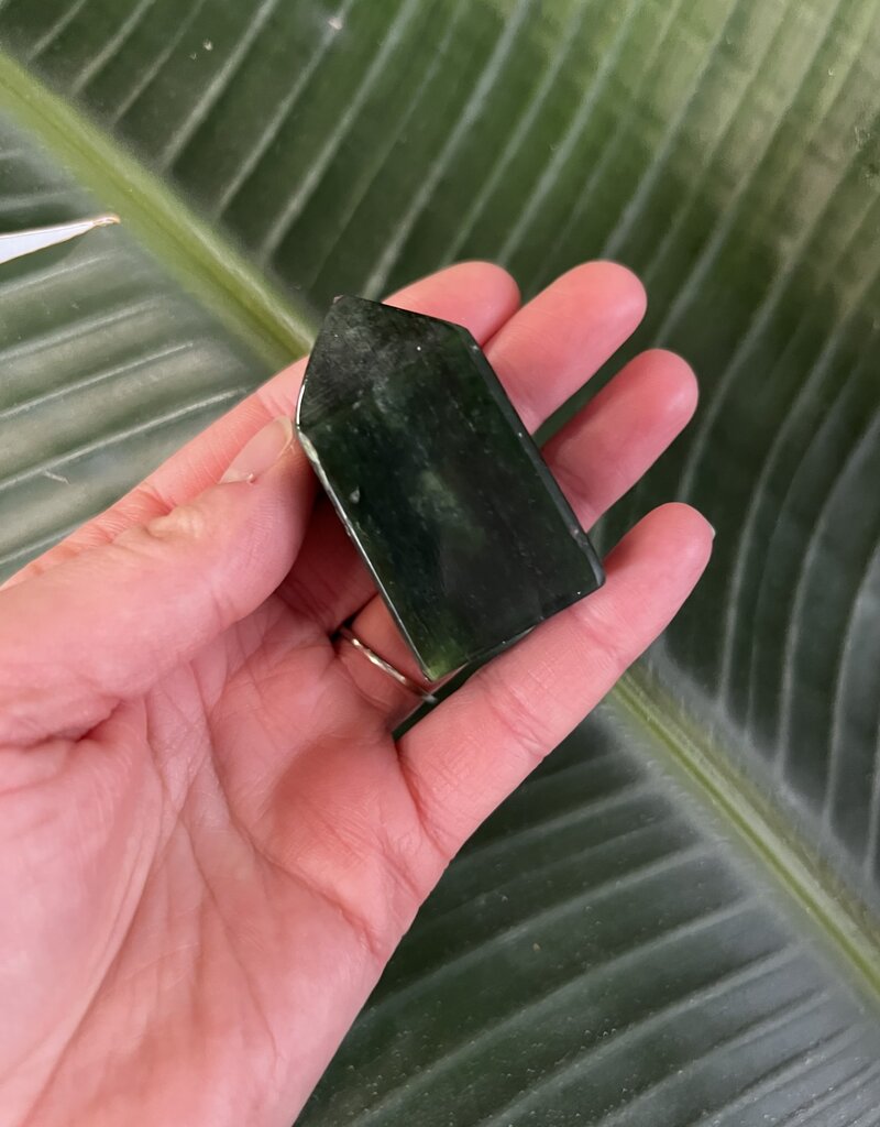 Nephrite Point, Size Large  [75-99gr]