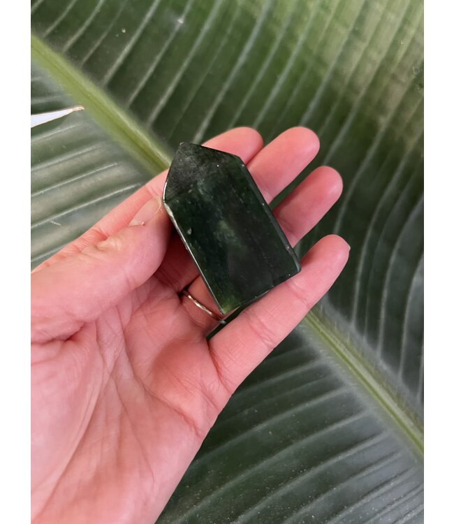 Nephrite Point, Size Large  [75-99gr]