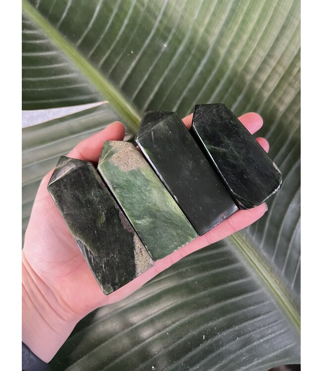 Nephrite Point, Size XX-Large [125-149gr]