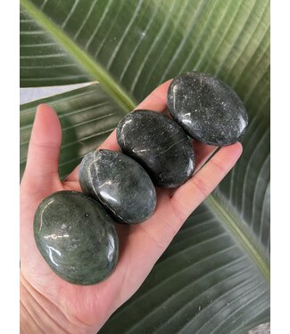 Nephrite Palm, Size X-Small [50-74gr]
