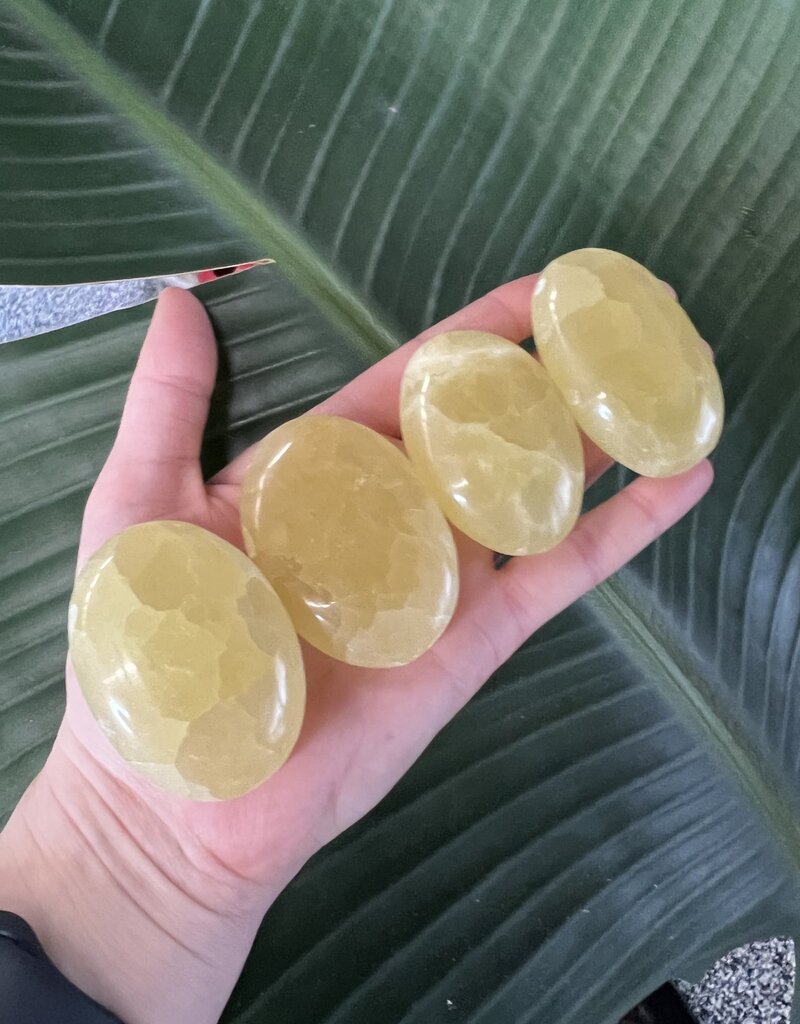 Lemon Calcite Palm, Size Small [75-99gr]