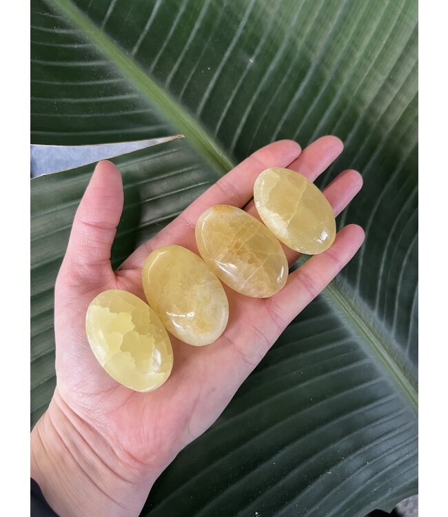 Lemon Calcite Palm, Size XX-Small [25-49gr]