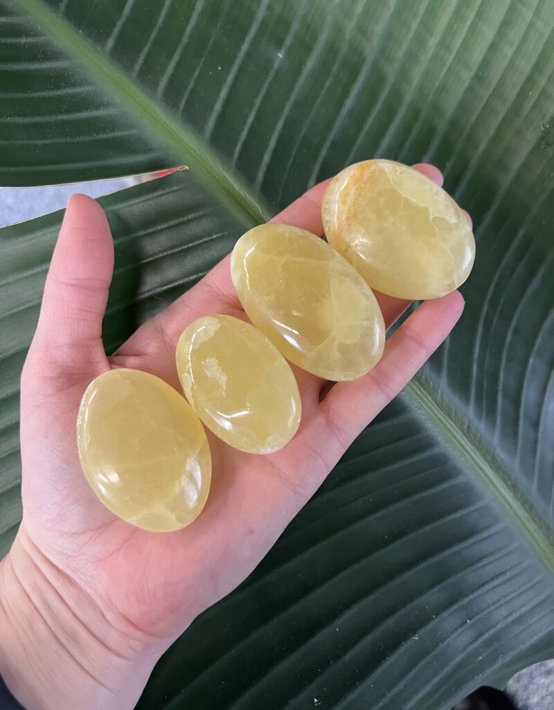 Lemon Calcite Palm, Size X-Small [50-74gr]