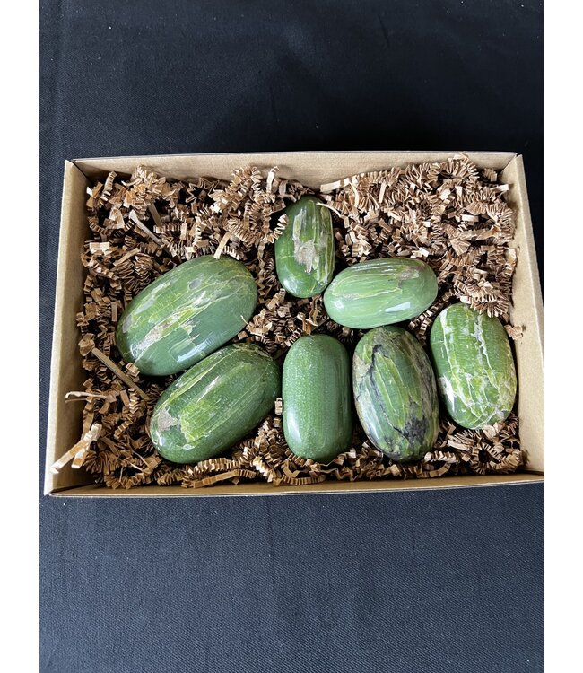 Tremolite Palms 1KG bulk lot