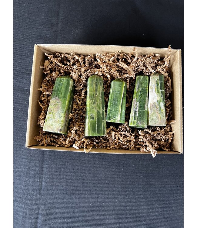 Tremolite Points 1KG bulk lot