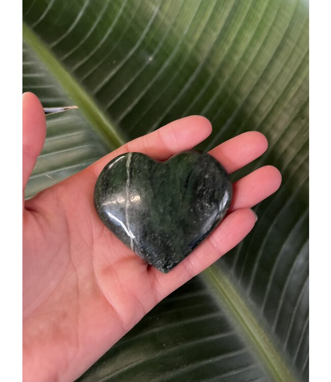 Nephrite Heart, Size Small [75-99gr]