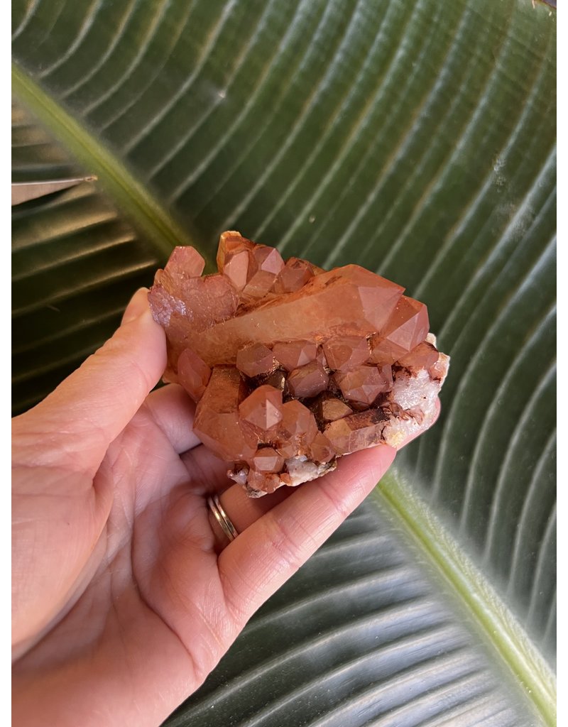Red Quartz Cluster 13, 208gr The Raw Rock Shop Inc.