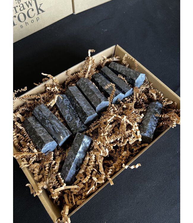 Gabbro Points 1KG bulk lot