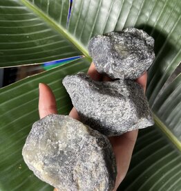 Rough Iolite Size 3 [200-299gr]