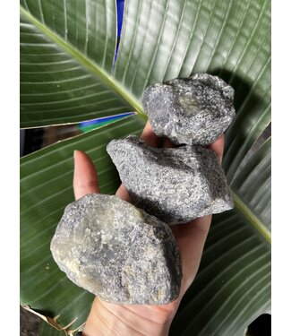 Rough Iolite Size 3 [200-299gr]