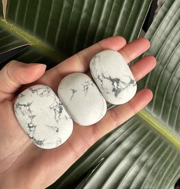 Howlite Palm Stone, Size XX-Small [25-49gr]