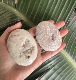 Pink Amethyst Palms, higher quality, Size Medium [100-124gr]