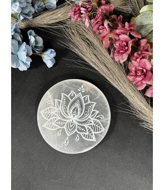 Selenite Round Charging Plate, Engraved Lotus, 12cm