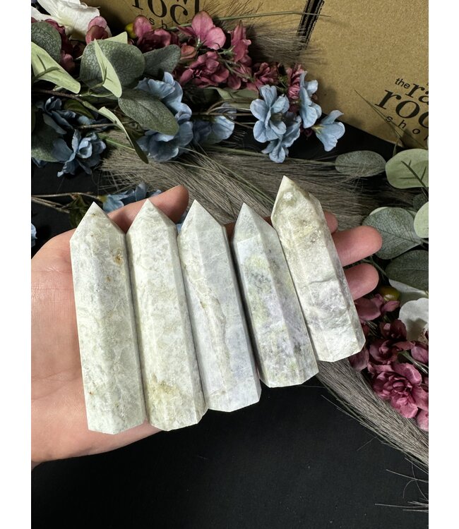 Hackmanite Point, Size Medium [50-74gr]