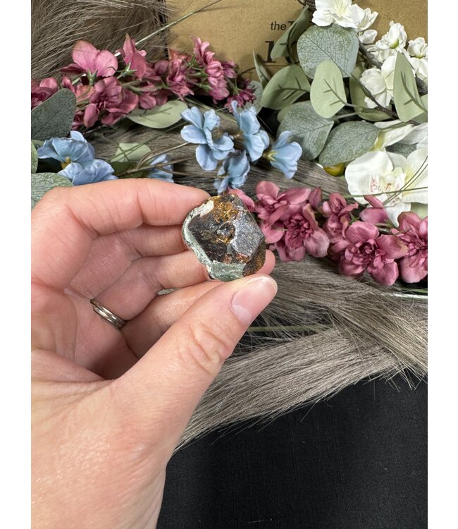 Pyrope Garnet #25, 24gr