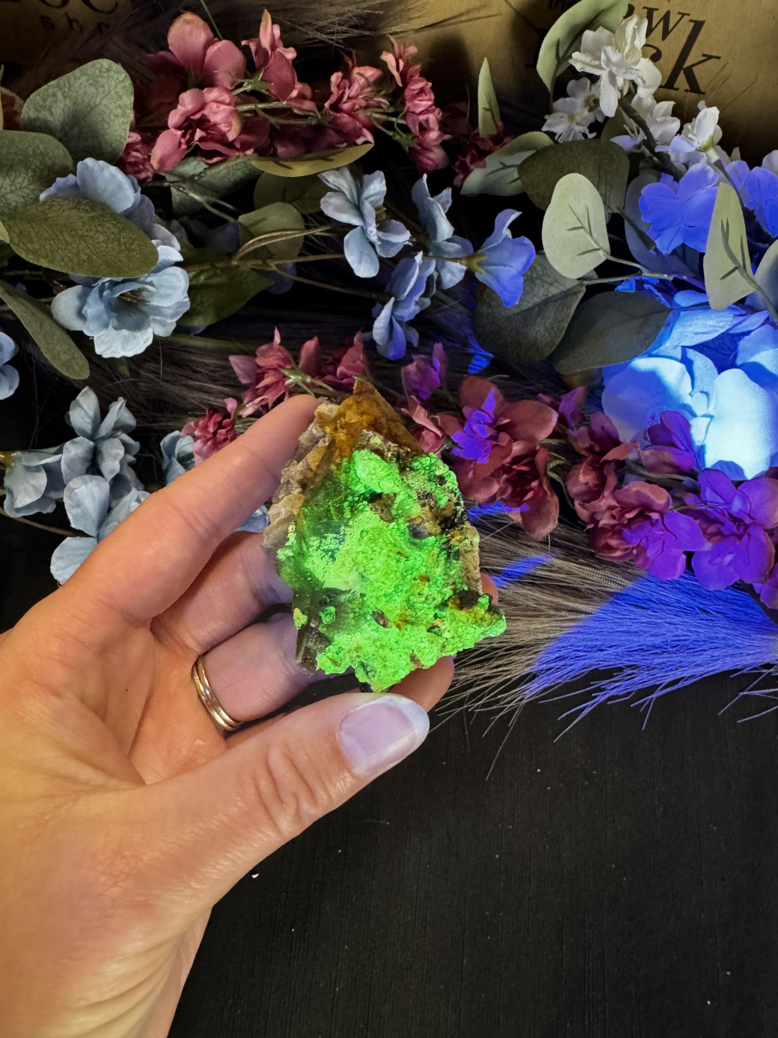 Hyalite Opal with Black Tourmaline Smoky Quartz 20 80gr