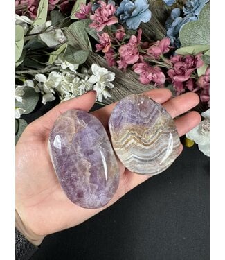 Amethyst Agate Palm Stone, Size Medium [100-124gr]